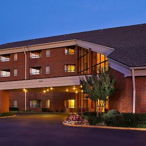 Sonesta Simply Suites Memphis East Poplar Pike